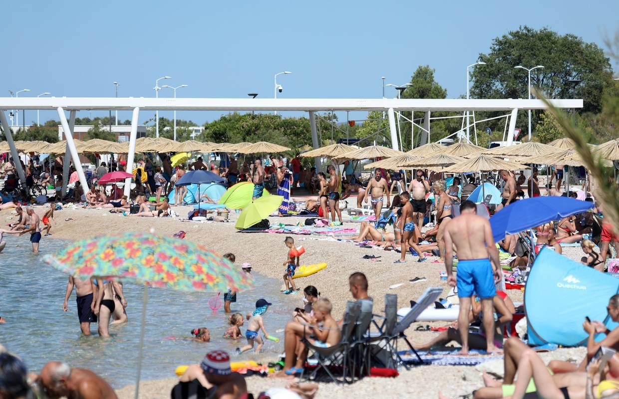 Prihodi od stranih turista u devet mjeseci 8,2 milijarde eura