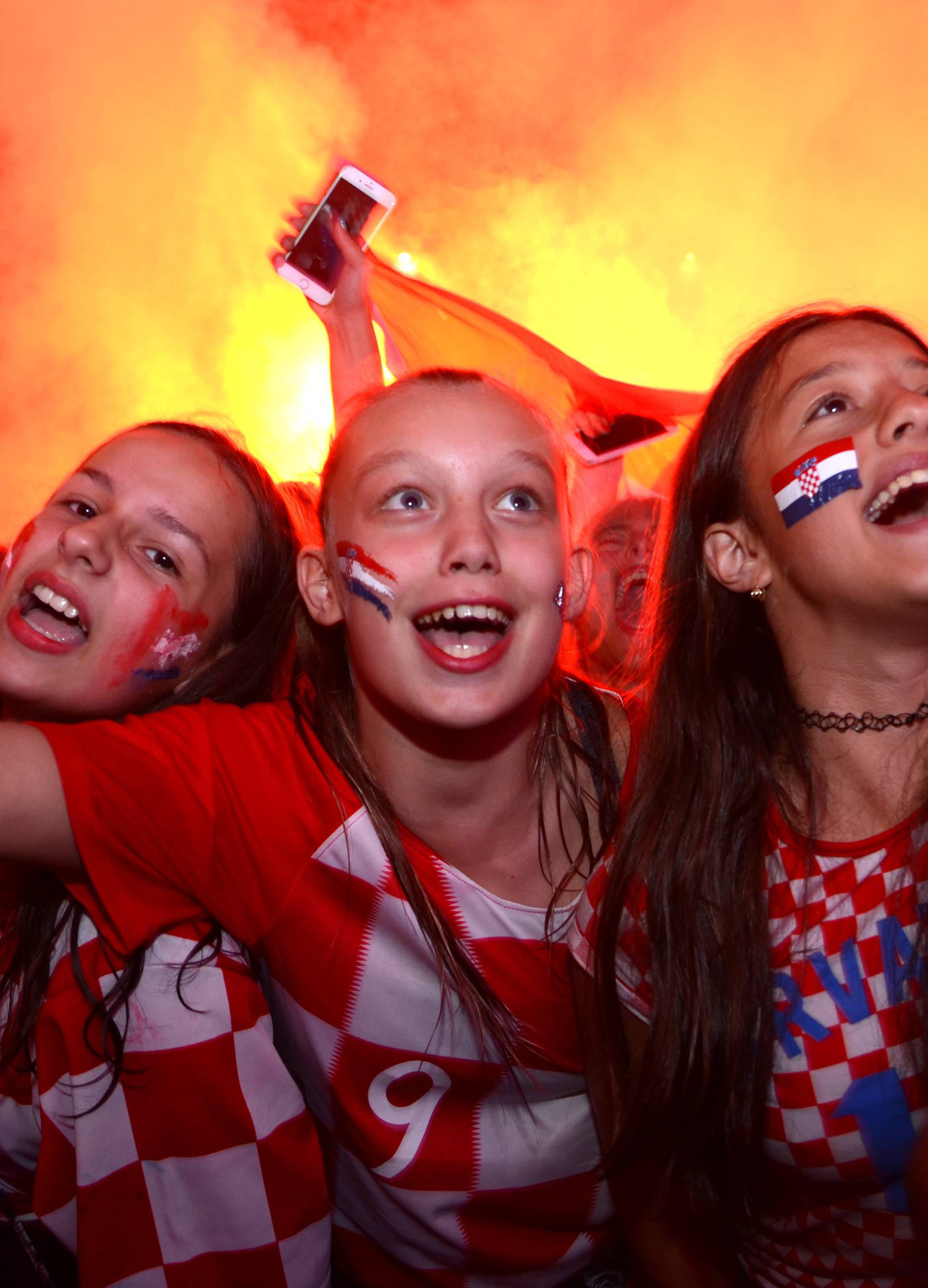 Idemo u finale! Ludnica na ulicama, cijela Hrvatska gori