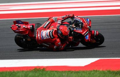 VIDEO Svjetski prvak Moto GP-a doživio strašnu nesreću u prvom krugu na VN Indonezije!