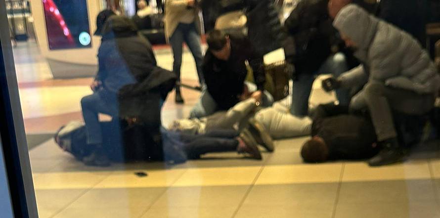 FOTO Drama u zagrebačkoj Areni: 'Policajci u civilu bacili su ljude na pod i stavili im lisice'