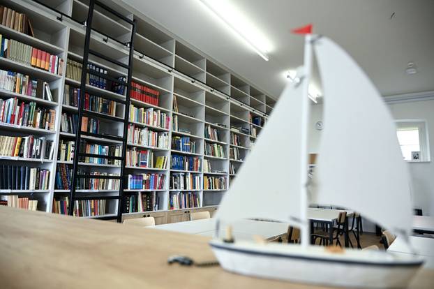 Zagreb: Gradonačelnik sa suradnicima obišao obnovljenu Gornjogradsku gimnaziju