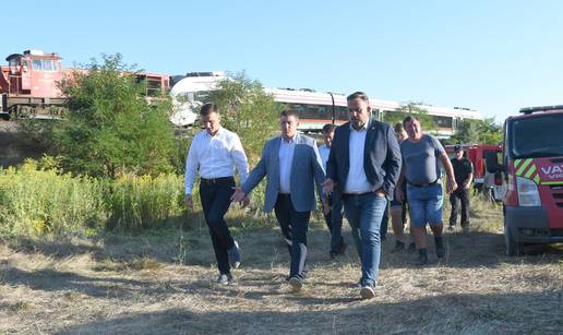 FOTO Ministar Butkovi&cacute; obi&scaron;ao mjesto sudara vlakova: 'Te&scaron;ko je jo&scaron; uvijek govoriti o uzroku'