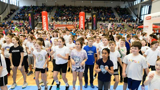Telemach Dan sporta u Sisku okupio više od 2000 djece...