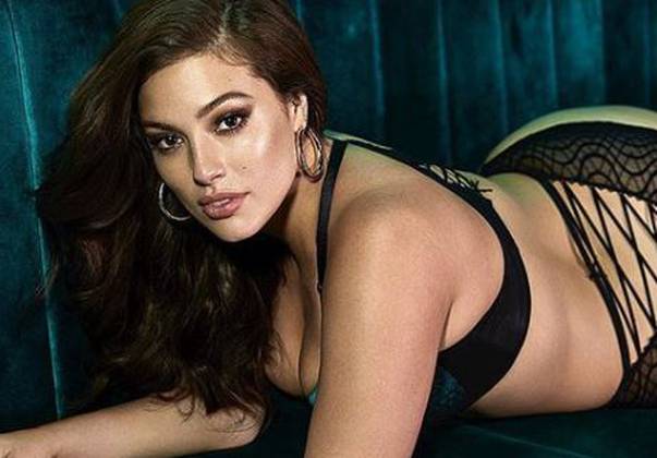 Ashley Graham je pokazala bradavice pa zatresla guzom