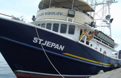 Biograd: U sudaru brodica lakše ozlijeđen ribar (74)