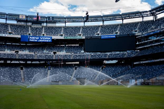Pitch installation at MetLife Stadium