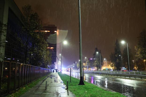 Zagreb: Pozar u Vjesnikovom neboderu