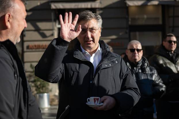 Zagreb: Dragan Primorac s članovima HDZ-a družio se s građanima u centru grada