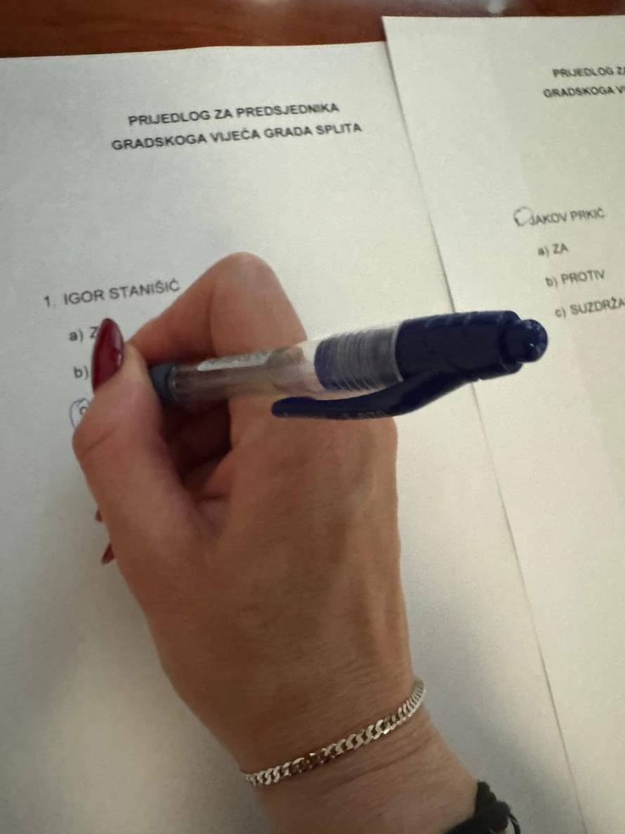 Ivošević: 'Listić Katarine Prnjak nije autentičan'. Prnjak tvrdi: 'Neću se njemu objašnjavati!'