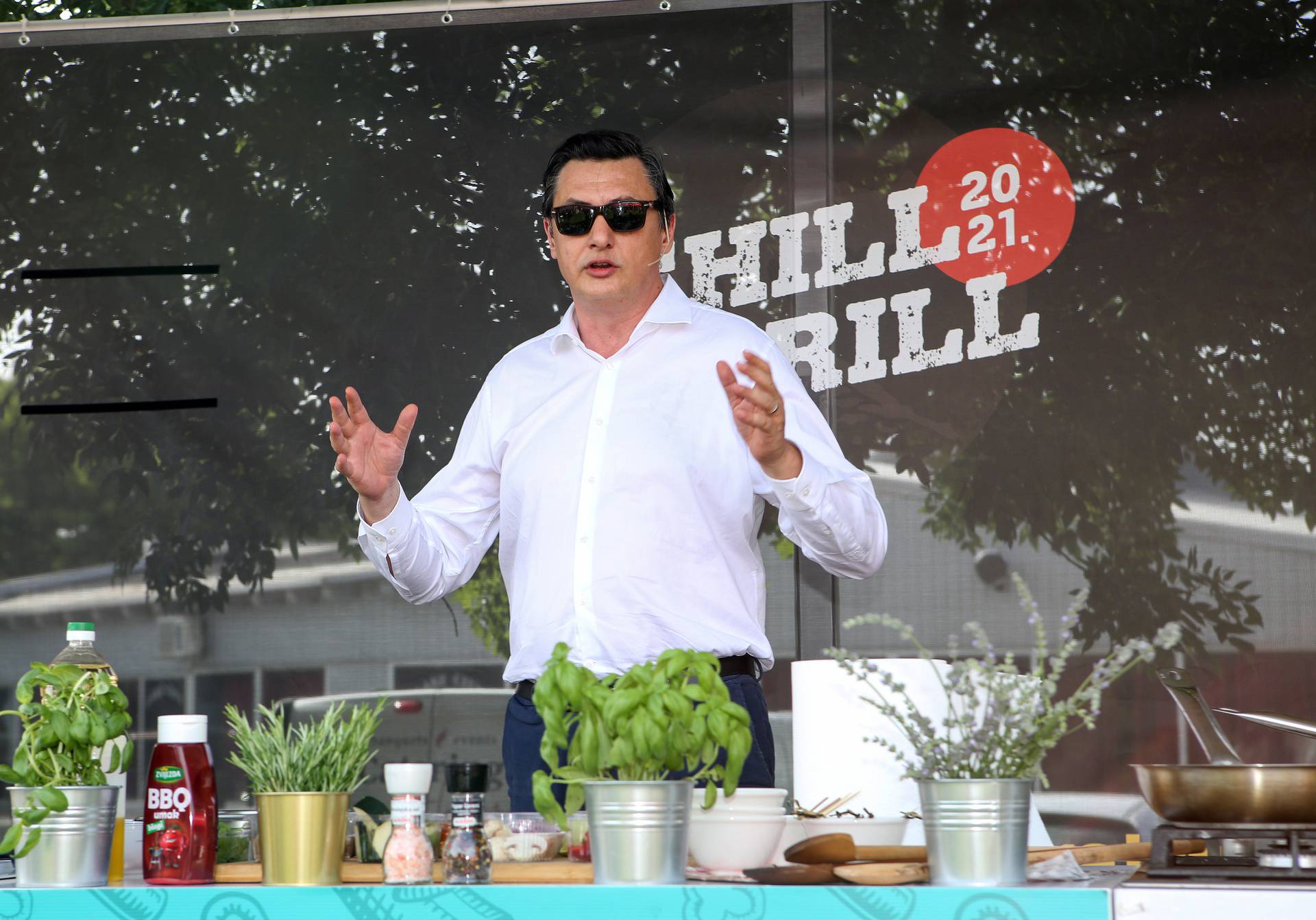 Počeo je peti Chill&Grill: Već prvi dan posjetitelji su uživali u vrhunskoj hrani i odličnoj glazbi