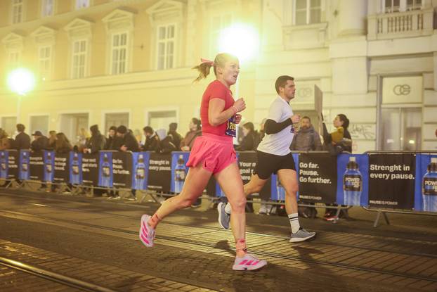 Održan 14. Zagrebački noćni cener na kojem je sudjelovalo oko 3000 trkača