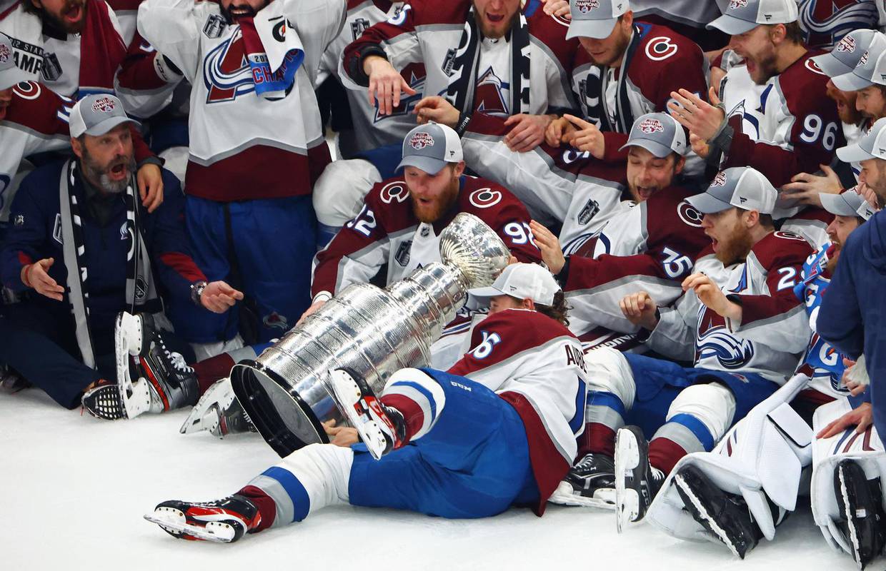 Hokejaši Colorado Avalanchea uzeli naslov NHL prvaka: Do pobjede ih vodio Hrvat Sakic