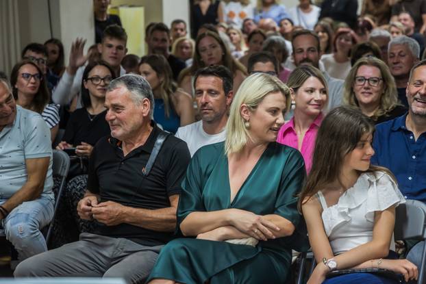 Vela Luka: Promocija novog albuma Olivera Dragojevića “Dolaziš”