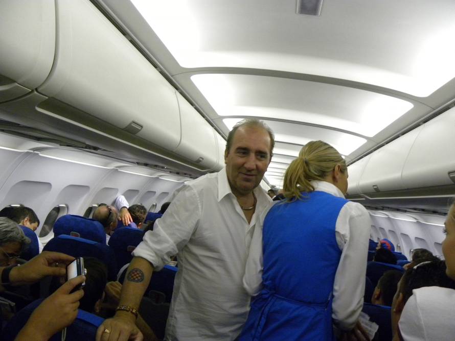 'Čujem se stalno s Modrićem, stižem im s gitarom u Rusiju...'