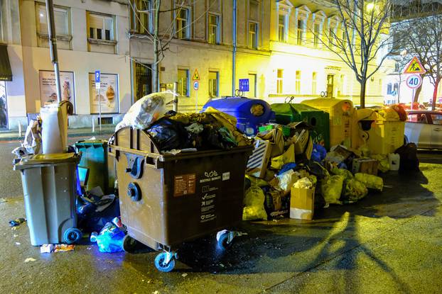 Zagreb: Sve više smeća u centru grada zbog štrajka radnika Čistoće