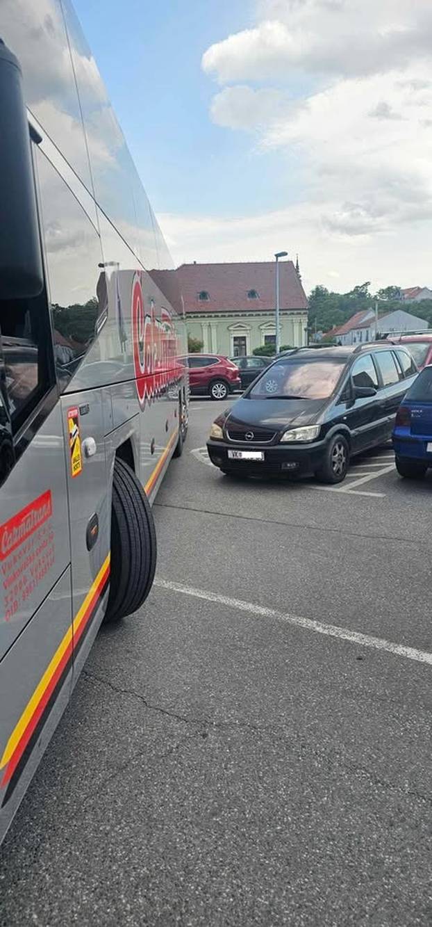 FOTO Bravo majstore, nije ti tu parking! Evo kako se parkira u Hrvatskoj, neke nije ni sram...