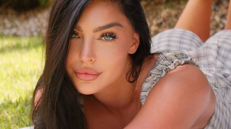 FOTO Seksi Emily ne prestaje mamiti uzdahe: Obožavatelji jedva čekaju svaku novu objavu