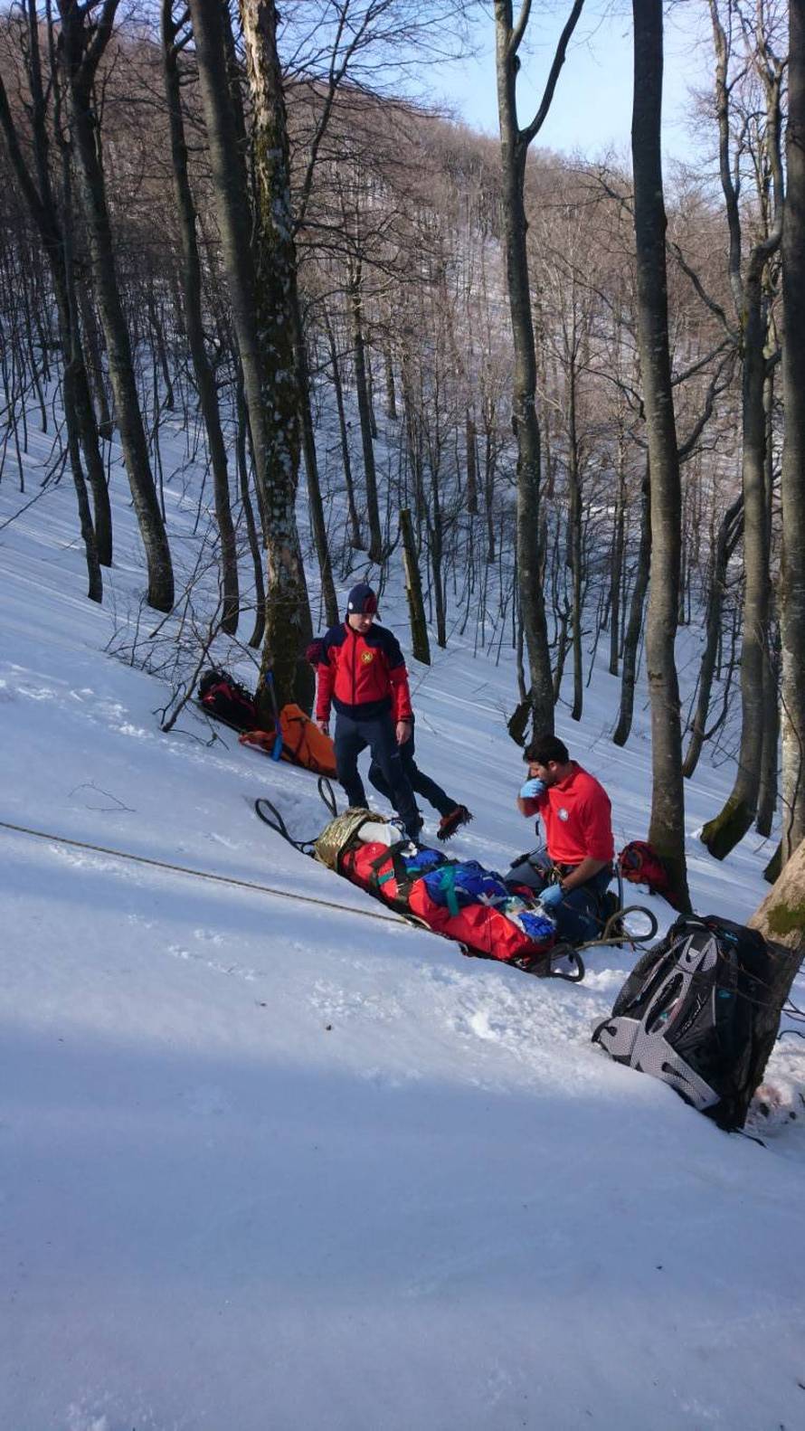Spasili planinarku na Risnjaku, klizala 100 m i udarila u stablo