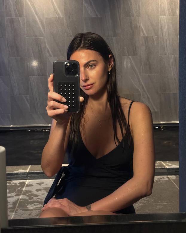 FOTO Ona ljubi F1 prvaka, a s drugim je vozačem dobila dijete