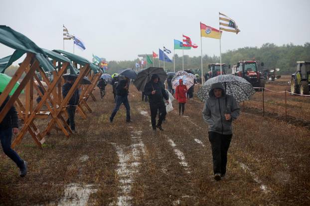 Velika Gorica: Održano jubilarno 20. državno natjecanje u oranju
