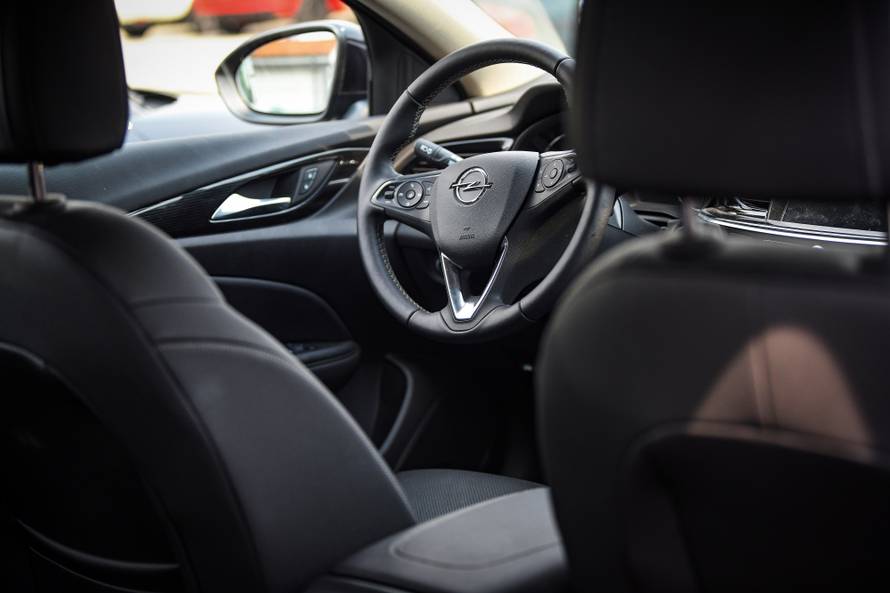 Opel Insignia na testu: Moćna limuzina sa stilom i klasom