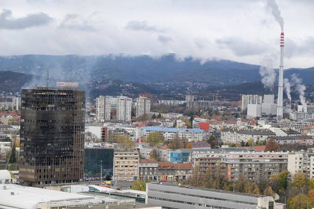 Zagreb: Pogled na izgoreni Vjesnikov neboder 