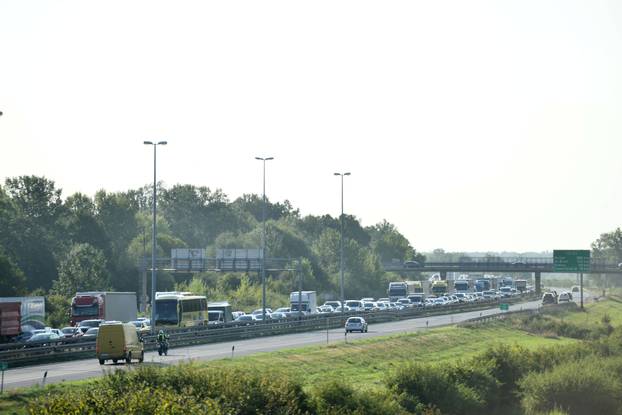 Zagreb: Lančani sudar na autocesti A3 kod Rugvice, jedna osoba poginula