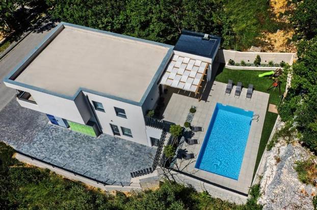 FOTO Ovo je vila za najam od čije vas cijene neće boljeti glava: Ima bazen i lijepu terasu