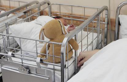Nemar u Petrovoj: Ginekolog ostavio iglu u mladoj trudnici 