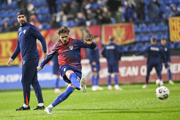 Podgorica: Zagrijavanje igrača prije početka utakmice Crna Gora - Hrvatska