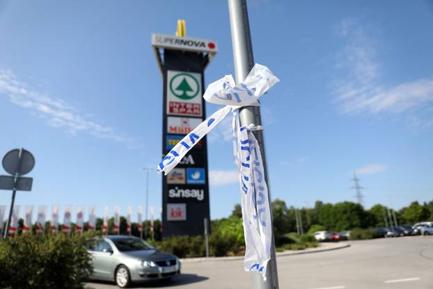 Zagreb: Parking Supernove nakon jučerašnje prometne nesreće u kojoj je više osoba ozlijeđeno