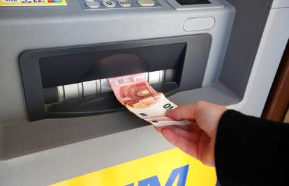 Samo će rijetki bankomati moći dati novčanice od 50 eura, HNB: Kako bi pekare vraćale ostatak?