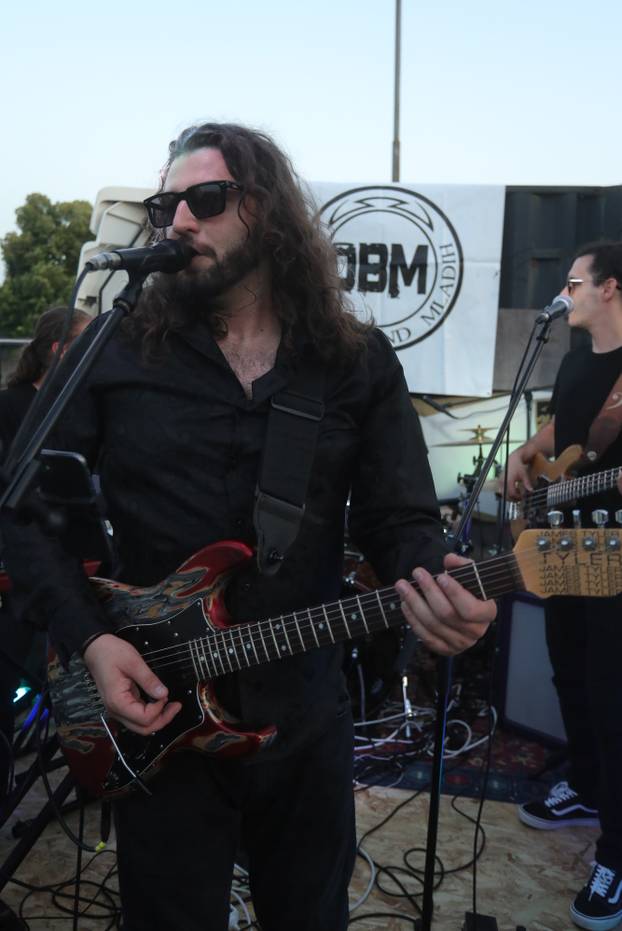 Osijek: Rock bend Echoes zabavljao Osječane na prvom pokretnom koncertu