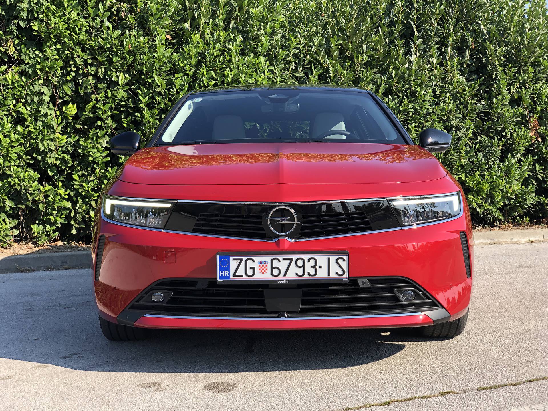 Nova Opel Astra je potpuno drugačija od prethodnice. Testirali smo je li i mnogo bolja