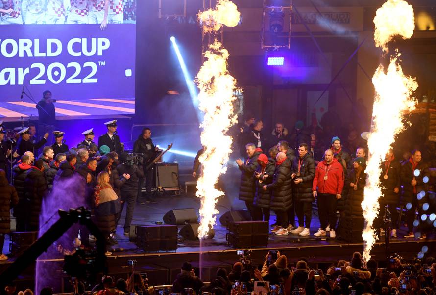 Zagreb: Vatreni stigli na trg