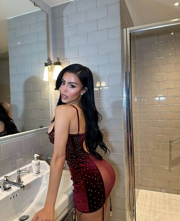 FOTO Pomiče granice onoga što se može pokazati u javnosti: 'Slatka sam kao pravi bombon'