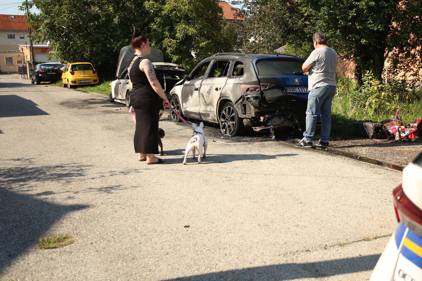 Zagreb: Policijski očevid u Stenjevcu gdje su izgorjela dva automobila