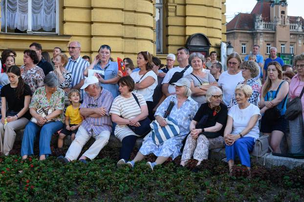 Zagreb: HNK završio kazališnu sezonu koncertom "Devedesete – godine koje pamtimo"