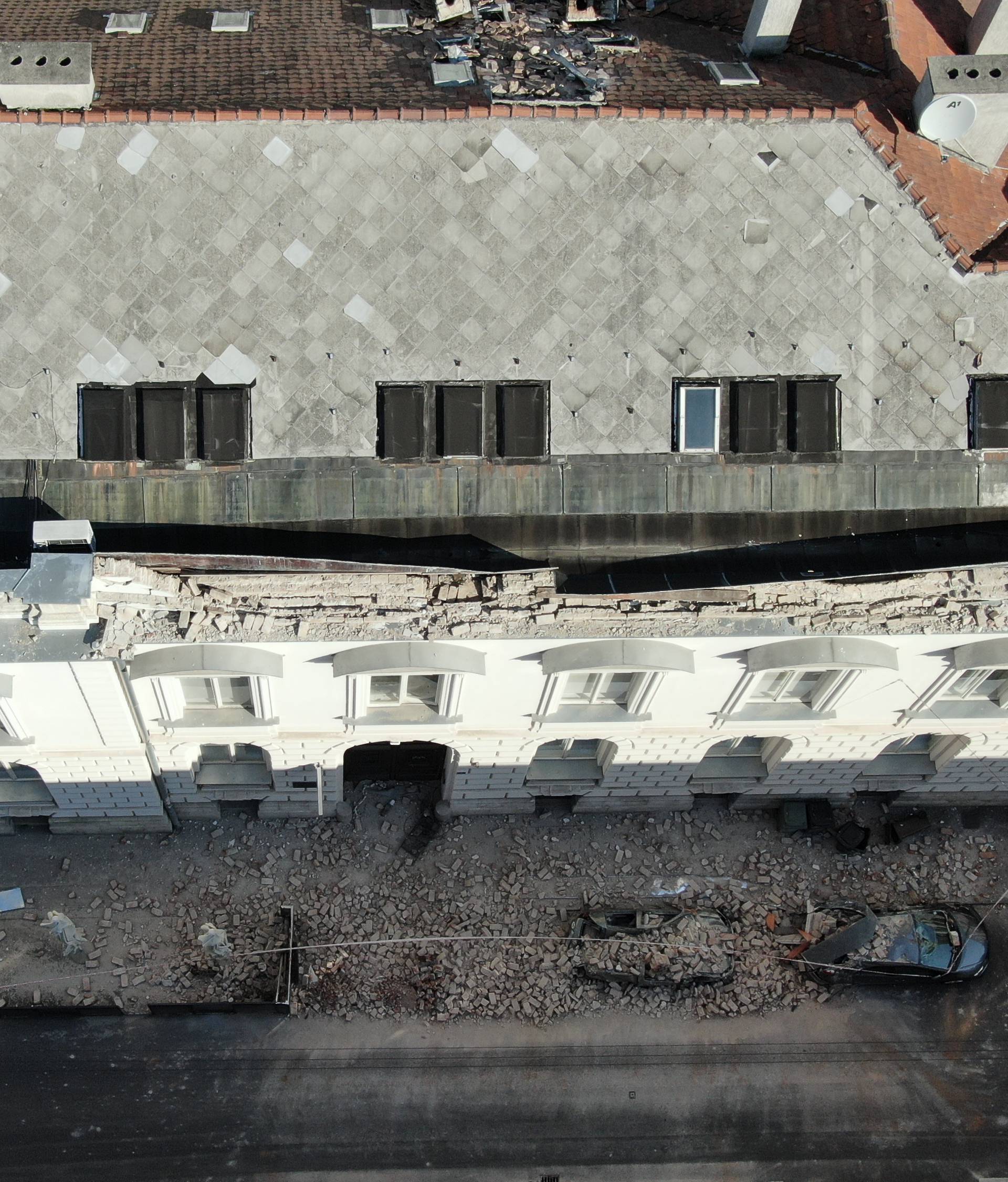 Snimke užasa: Ovo su razoreni krovovi zagrebačkih zgrada...