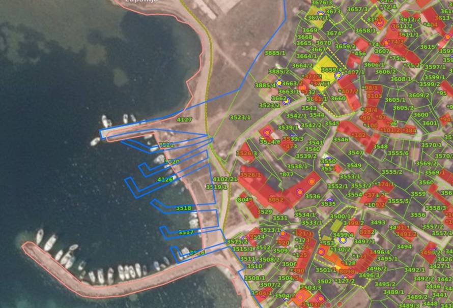 Očajni stanovnici i vikendaši Krapnja: U prirodnoj uvali žele graditi molove i teniske terene