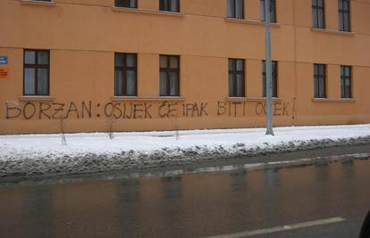 Provokacija u Divaltovoj ulici: Osijek postao Ocek 