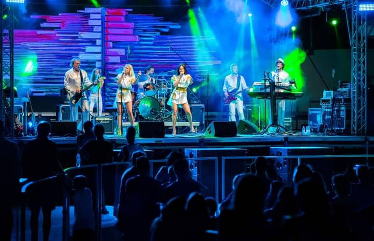 ADVENT U AKADEMIJI: Provedite Badnjak uz hitove ABBA-e i ABBA Real Tribute Band!