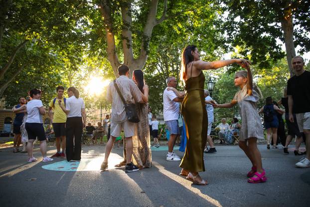 Zagreb: Brojni građani sudjelovali na pPlesnjaku na Zrinjevcu
