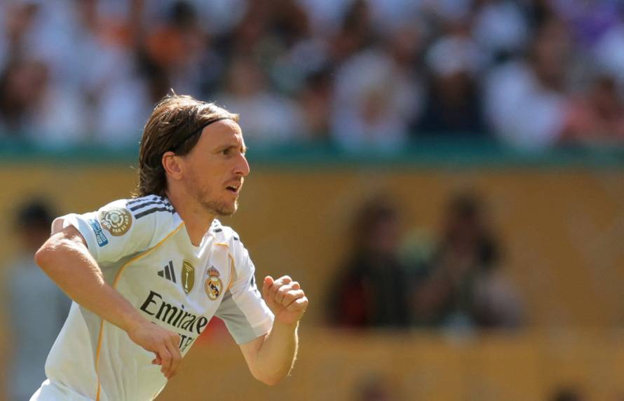 FIFA Club World Cup - Group H - Real Madrid v Al Hilal