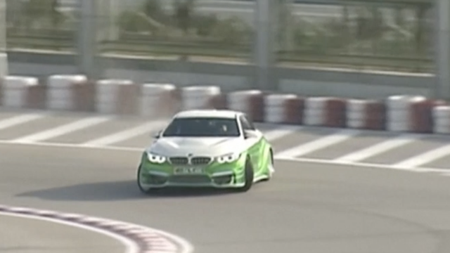 Top Gear Turkmenistan: Bivši diktator palio gume na stazi u novim policijskim BMW-ima