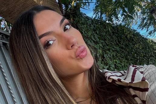 FOTO Skokovi su joj impresivni, ali fanovi gledaju ne&scaron;to drugo. Evo tko je zanosna atleti&ccaron;arka