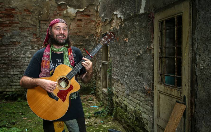 Učitelj Ivan: 'Pjesmu o potresu napisao sam za moje trećaše'