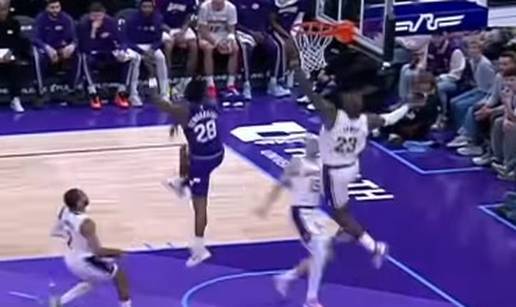 VIDEO Suigrač dodao LeBronu i očekivao silovito zakucavanje: 'Skoro sam zaplakao gledajući'