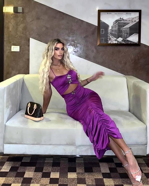 FOTO Kakve fotke! Pogledajte zavidnu liniju Lare - naše domaće fitness influencerice