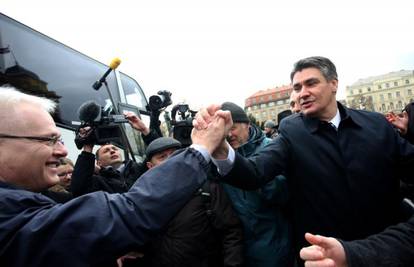 Milanović dao Ivi "high five" i ispratio ga u izbornu kampanju 